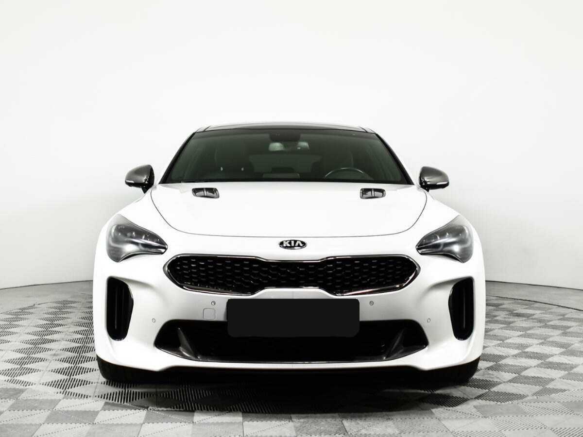 Купить Kia Stinger с пробегом. Фото: #1