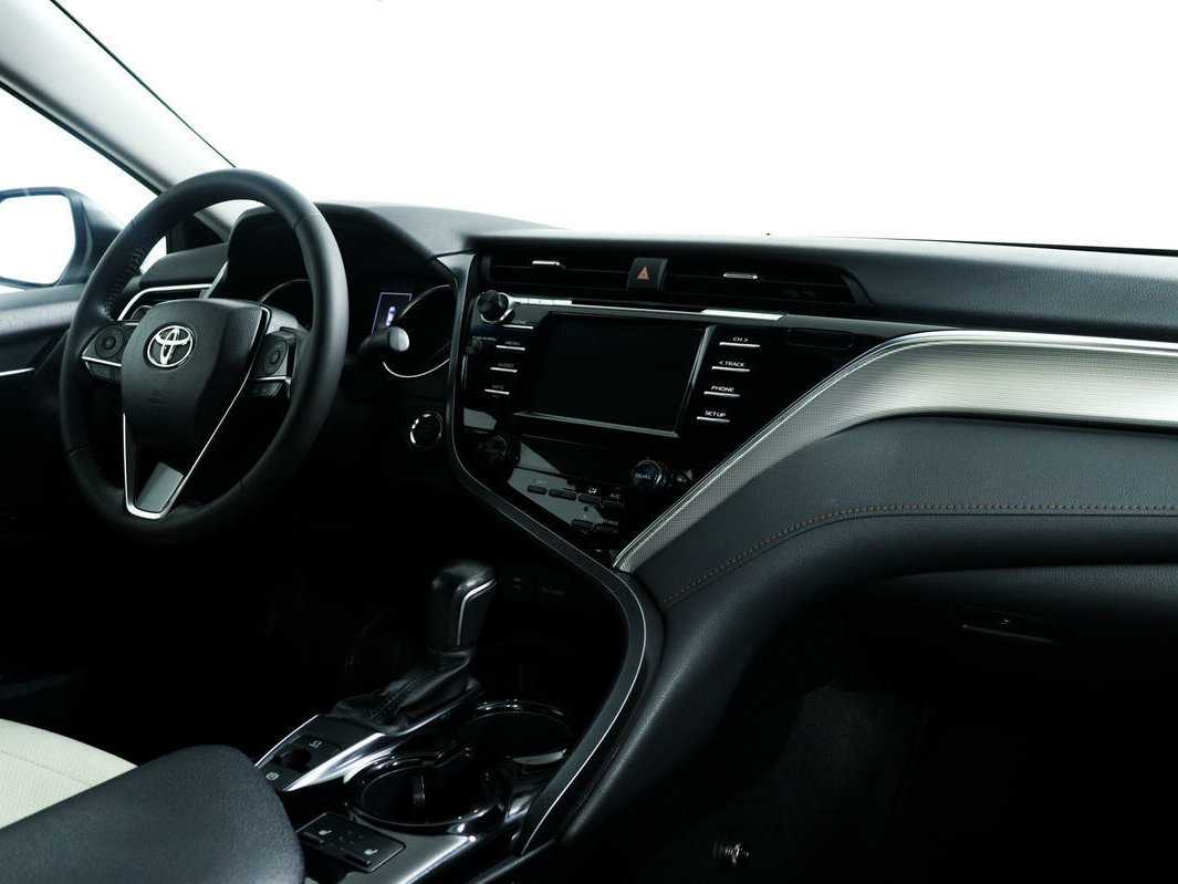 Купить Toyota Camry с пробегом. Фото: #8