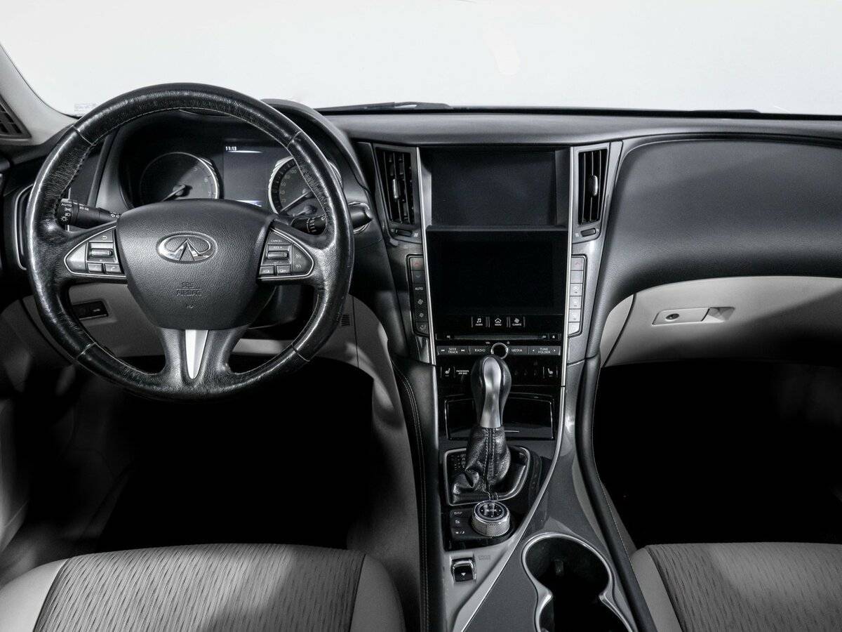 Купить Infiniti Q50 с пробегом. Фото: #11