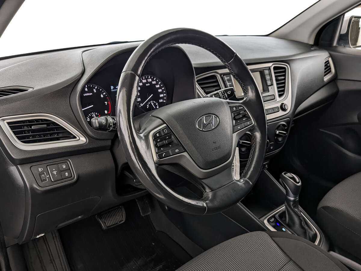 Купить Hyundai Solaris с пробегом. Фото: #10