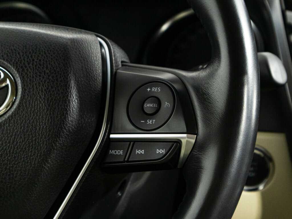 Купить Toyota Camry с пробегом. Фото: #19