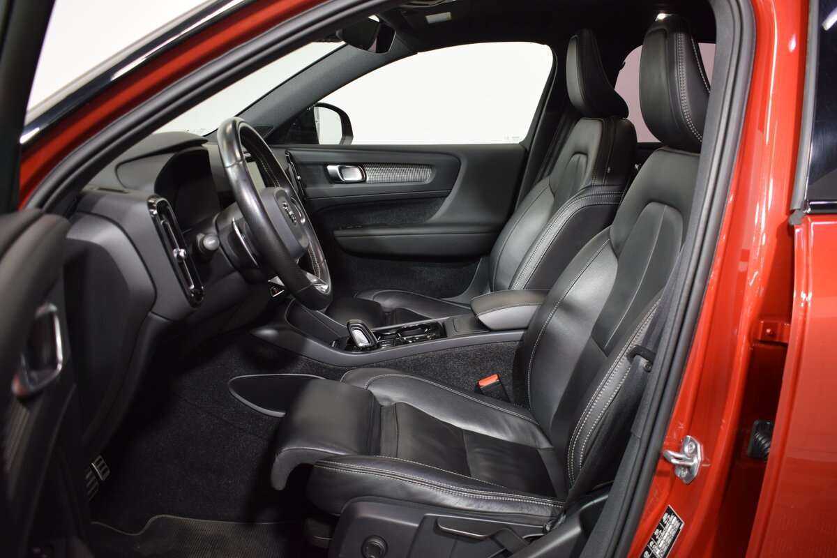 Купить Volvo XC40 с пробегом. Фото: #9