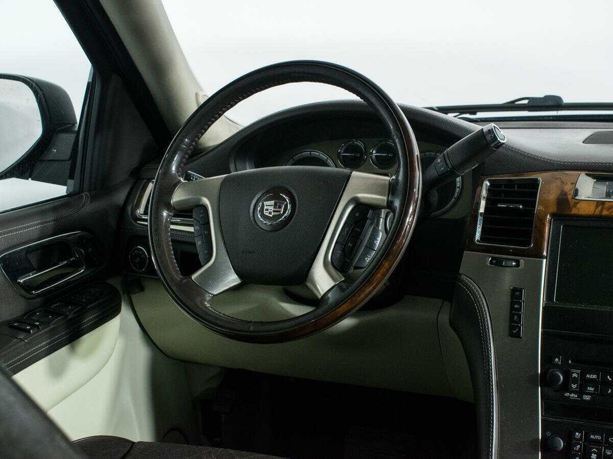 Купить Cadillac Escalade с пробегом. Фото: #12