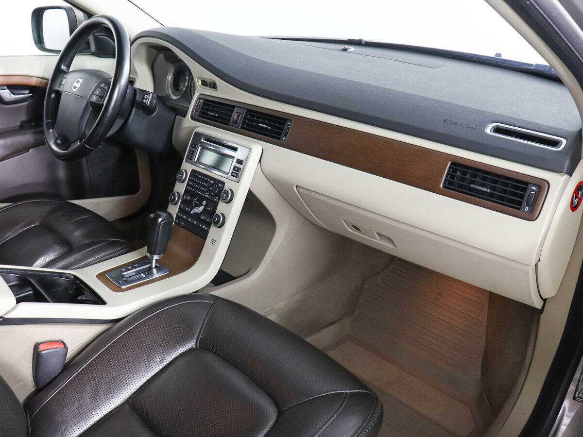 Купить Volvo XC70 с пробегом. Фото: #9