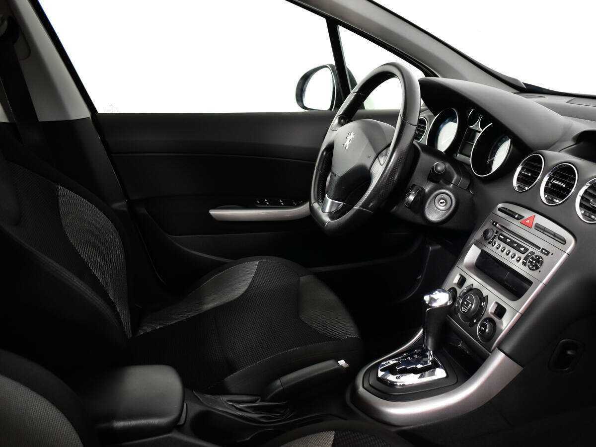 Купить Peugeot 308 с пробегом. Фото: #8