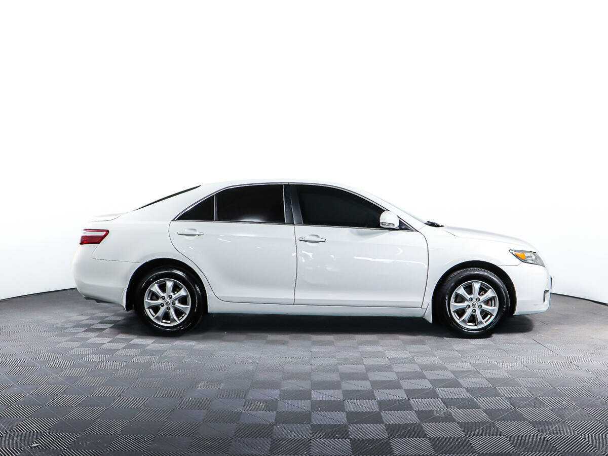 Купить Toyota Camry с пробегом. Фото: #3