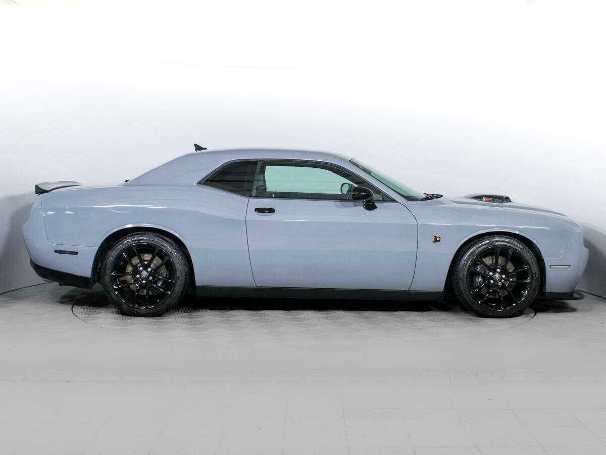 Купить Dodge Challenger с пробегом. Фото: #3