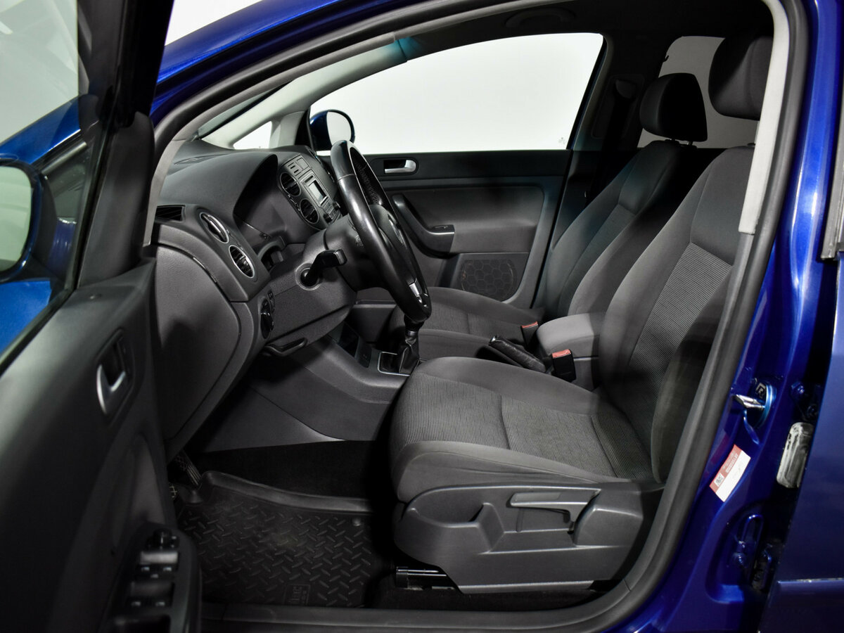 Купить Volkswagen Golf Plus с пробегом. Фото: #9
