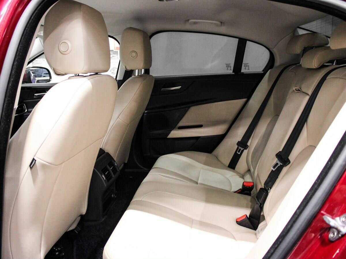 Купить Jaguar XE с пробегом. Фото: #16