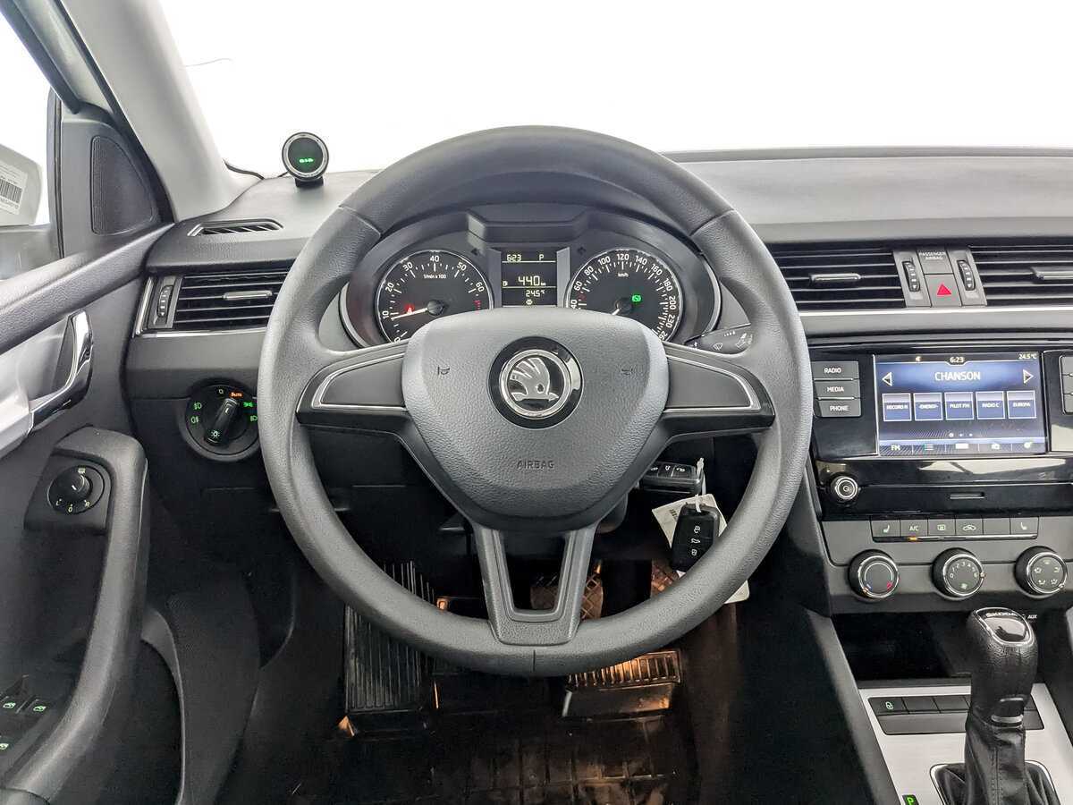Купить Skoda Octavia с пробегом. Фото: #16