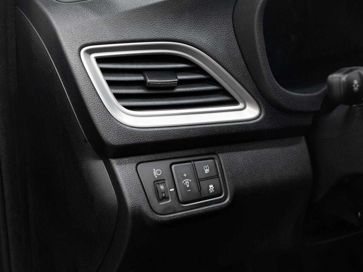 Купить Hyundai Solaris с пробегом. Фото: #19