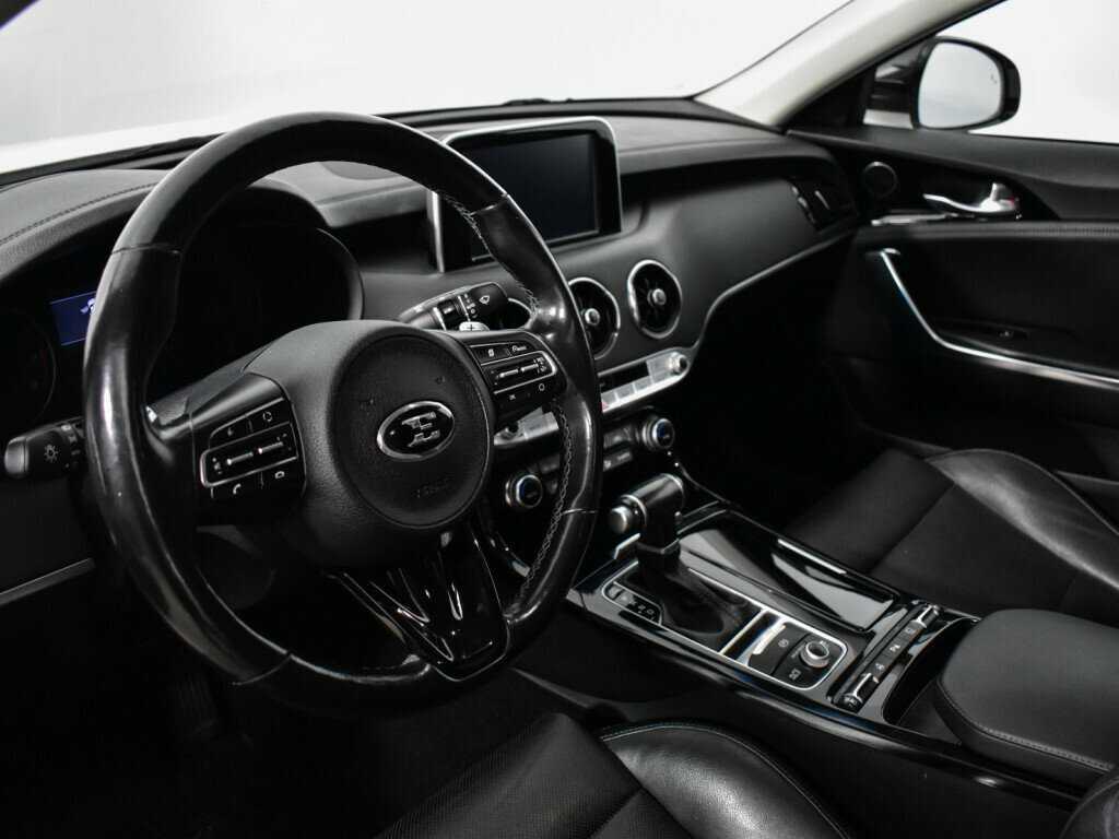 Купить Kia Stinger с пробегом. Фото: #6