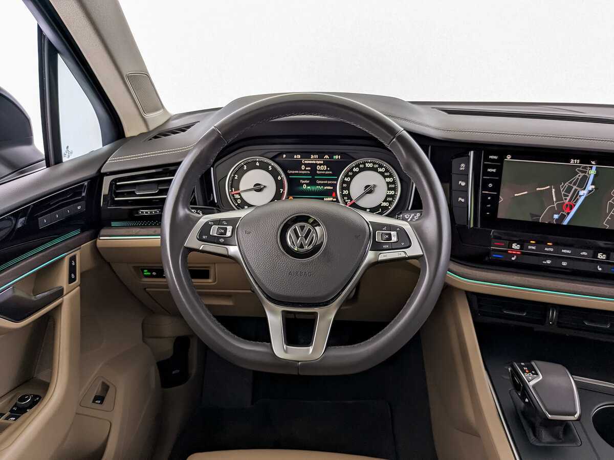 Купить Volkswagen Touareg с пробегом. Фото: #16