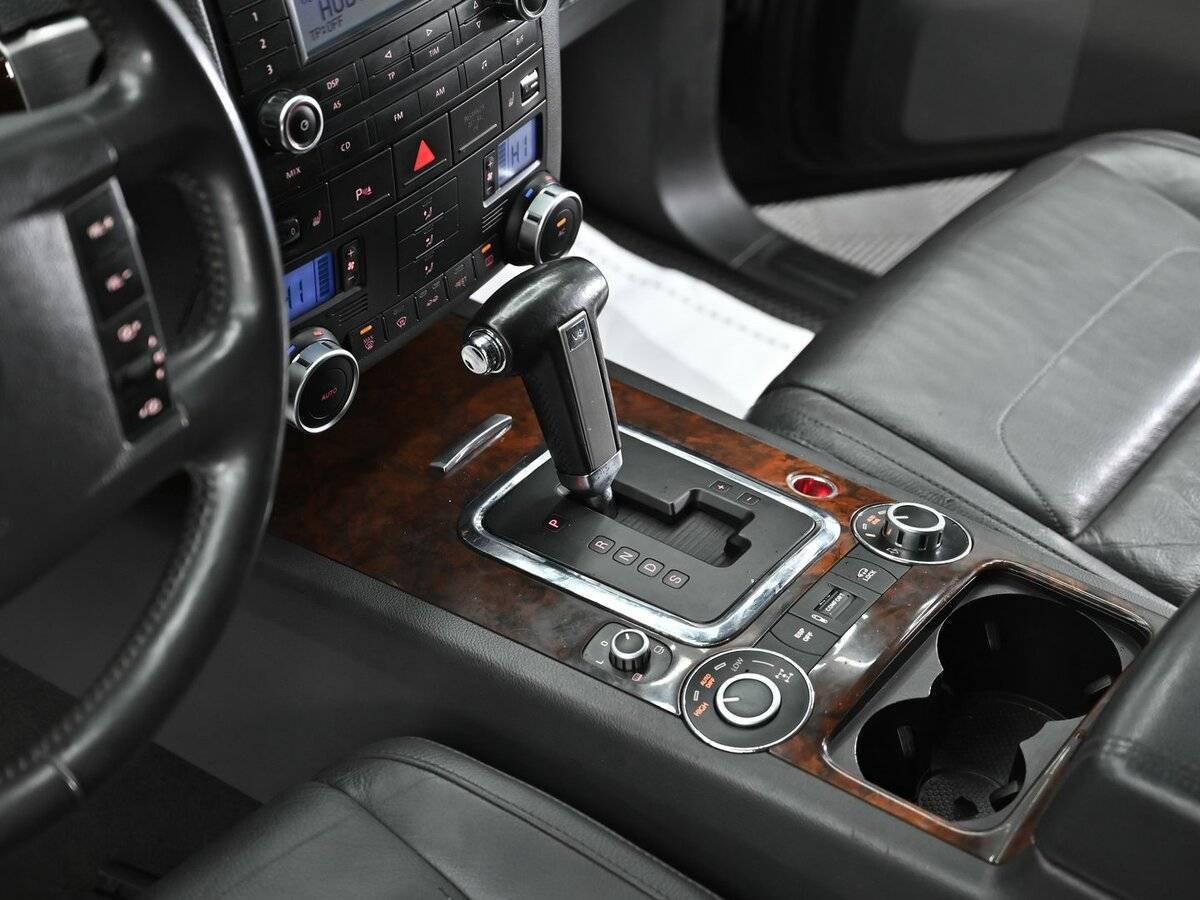 Купить Volkswagen Touareg с пробегом. Фото: #10