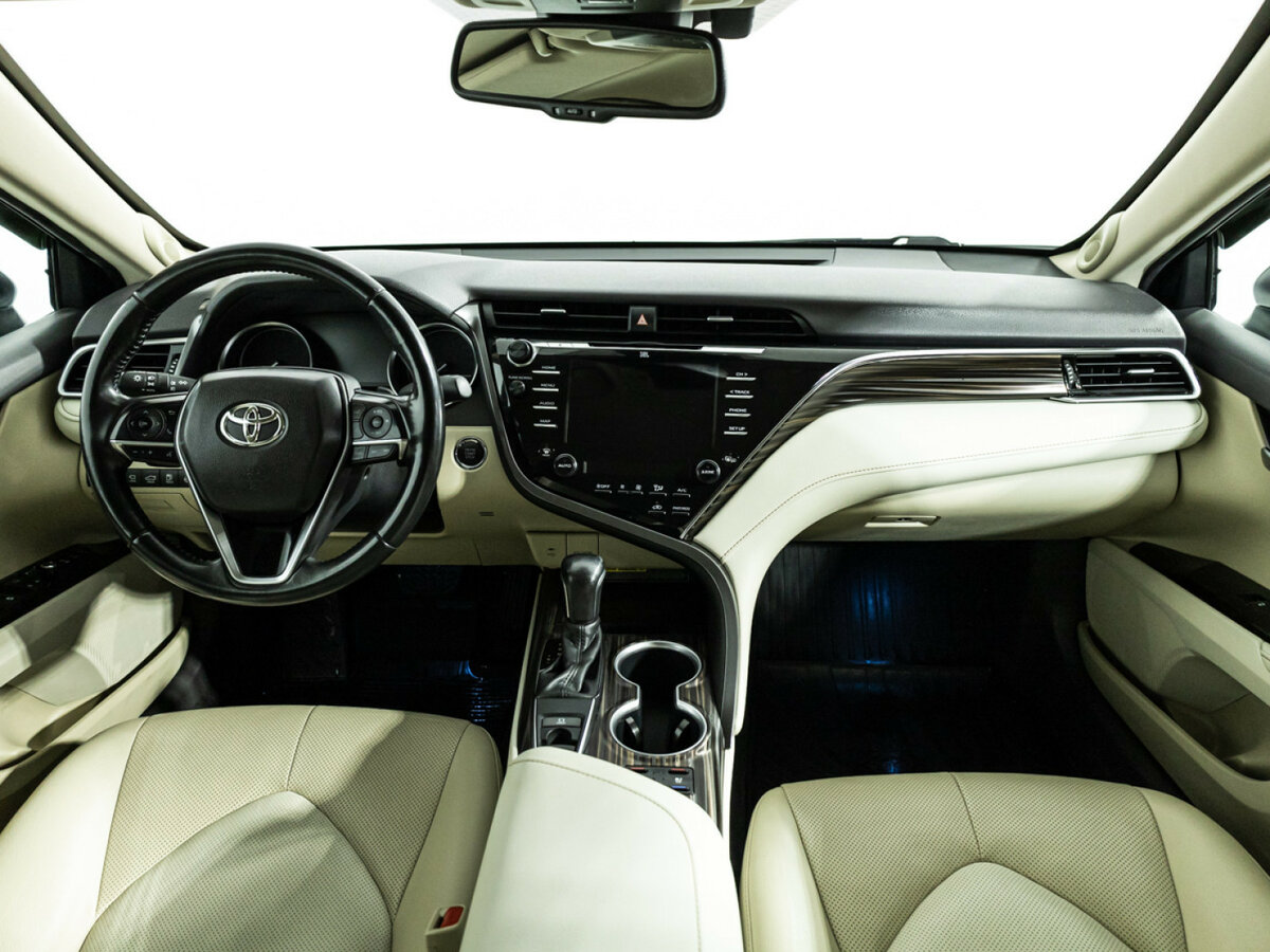 Купить Toyota Camry с пробегом. Фото: #10