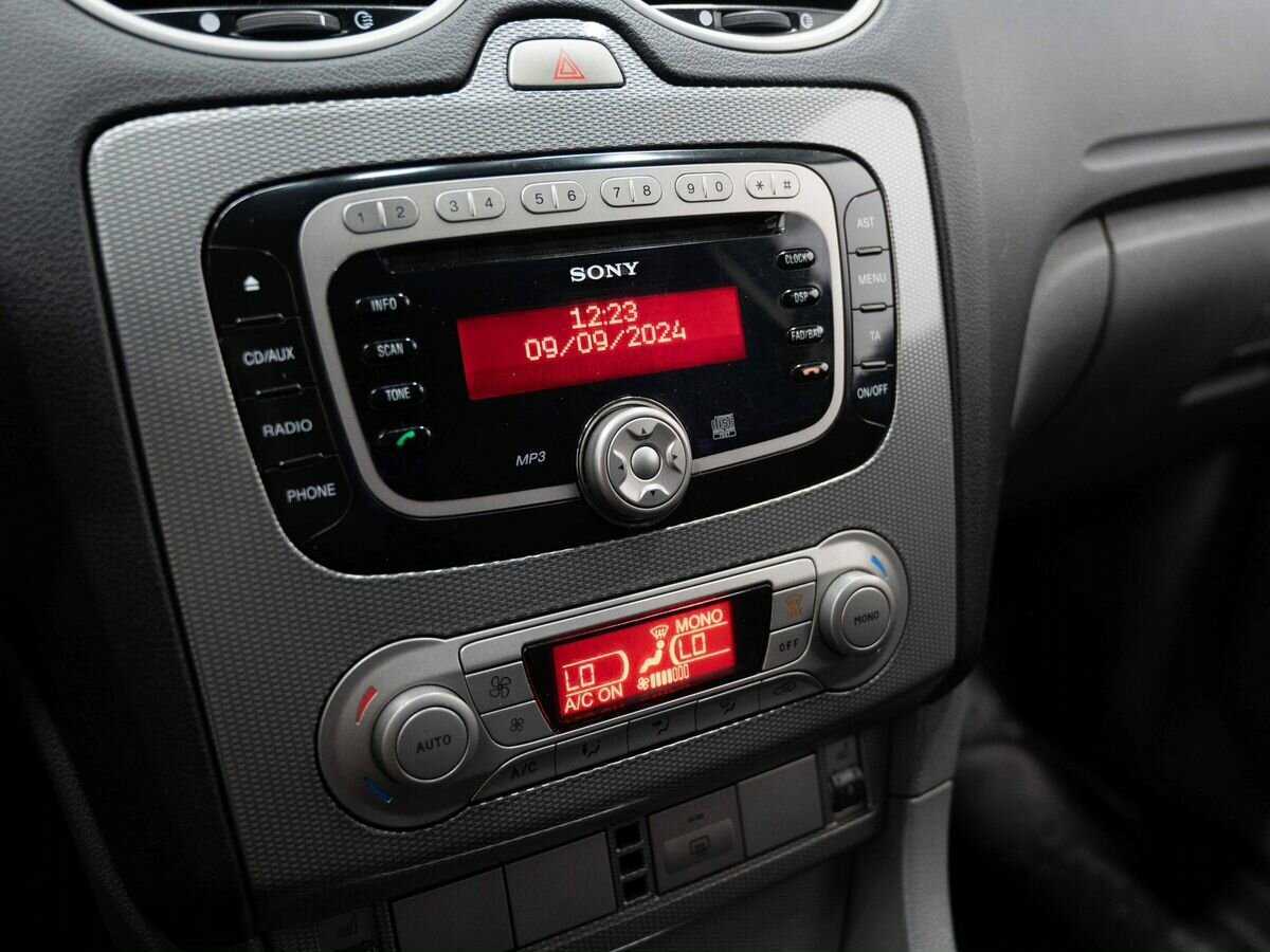 Купить Ford Focus с пробегом. Фото: #17