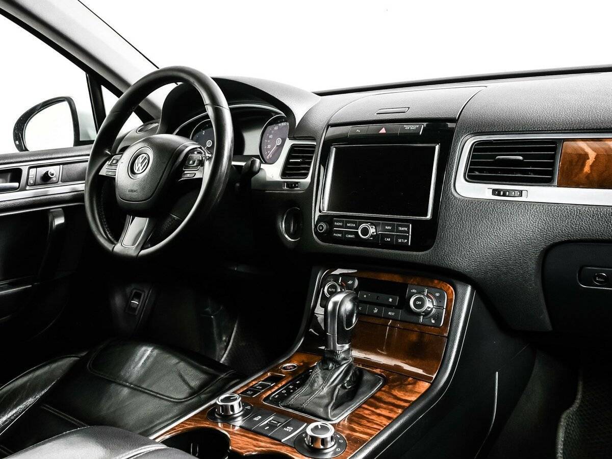 Купить Volkswagen Touareg с пробегом. Фото: #8