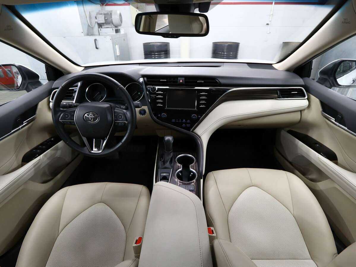 Купить Toyota Camry с пробегом. Фото: #16