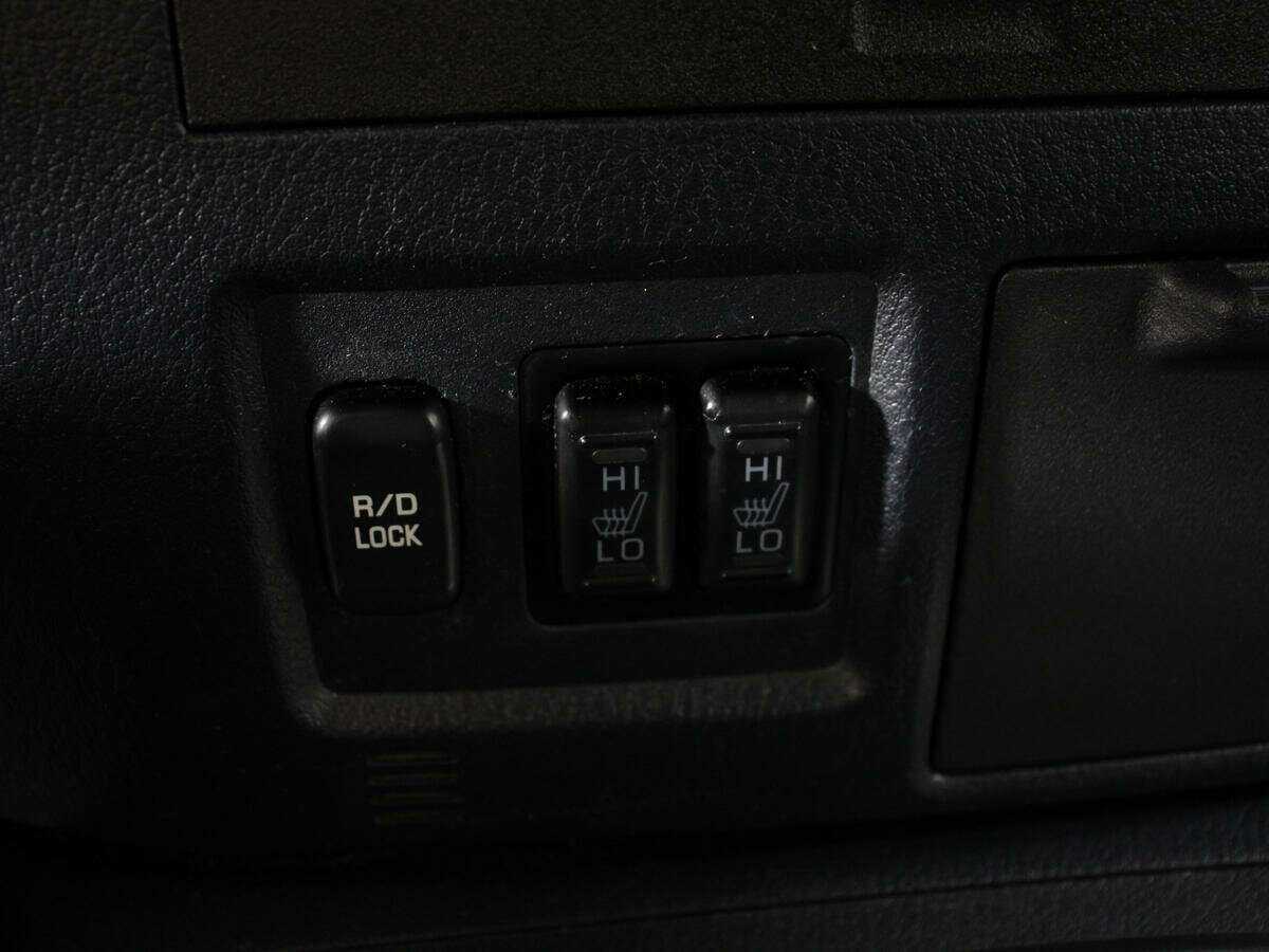 Купить Mitsubishi Pajero с пробегом. Фото: #17