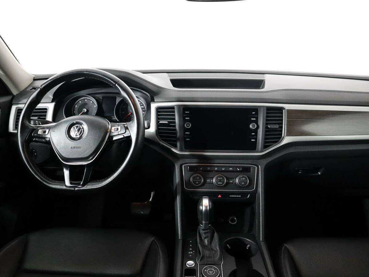 Купить Volkswagen Teramont с пробегом. Фото: #10