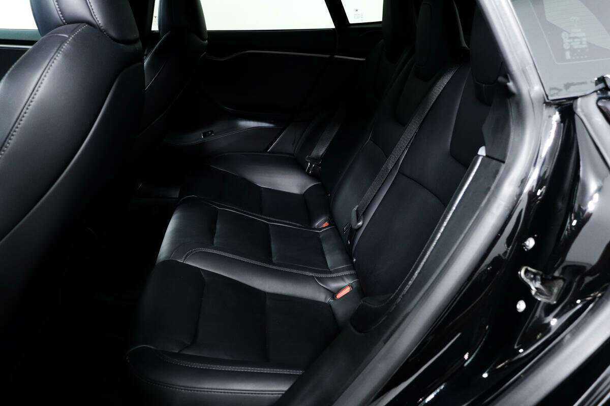 Купить Tesla Model S с пробегом. Фото: #11