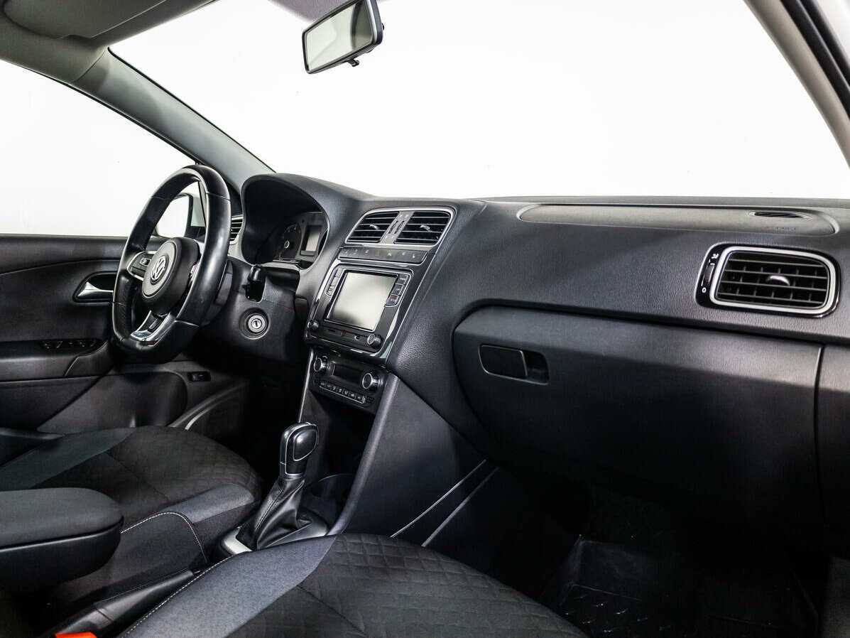 Купить Volkswagen Polo с пробегом. Фото: #7