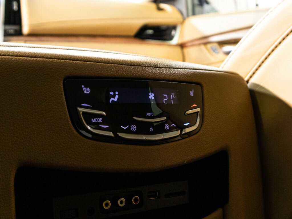 Купить Cadillac Escalade с пробегом. Фото: #27