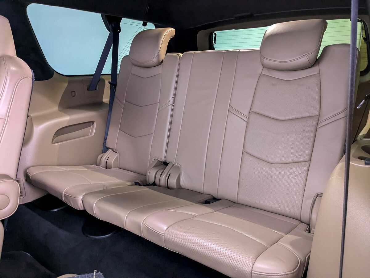 Купить Cadillac Escalade с пробегом. Фото: #24