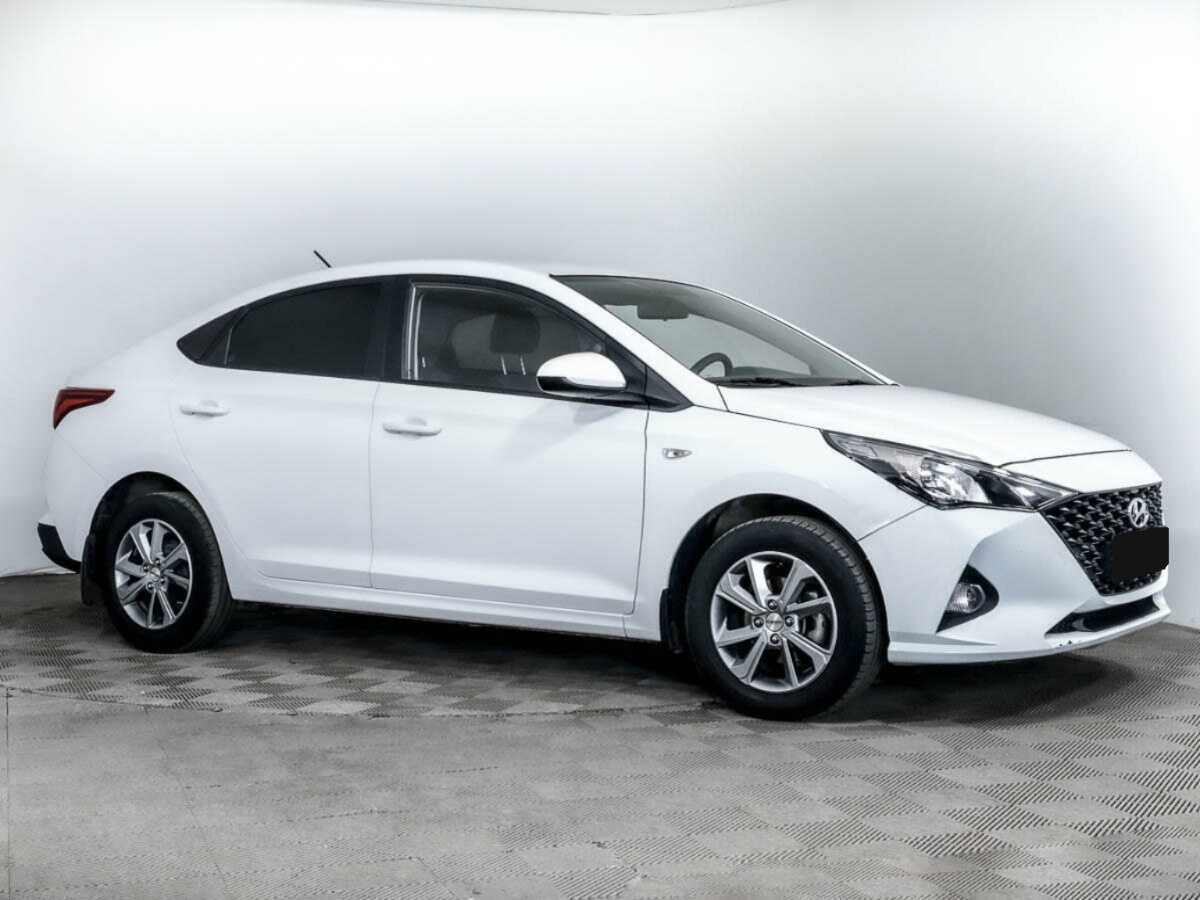 Купить Hyundai Solaris с пробегом. Фото: #2