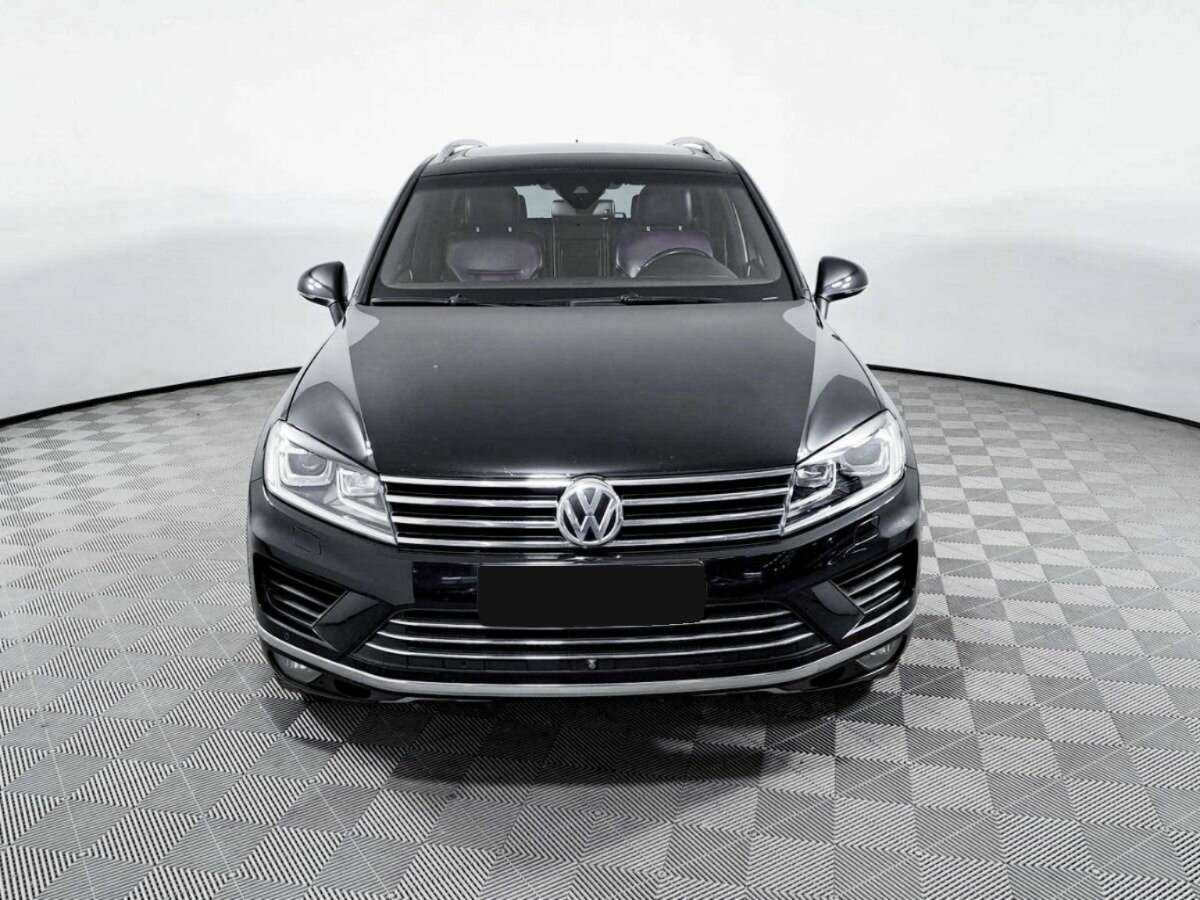 Купить Volkswagen Touareg с пробегом. Фото: #1