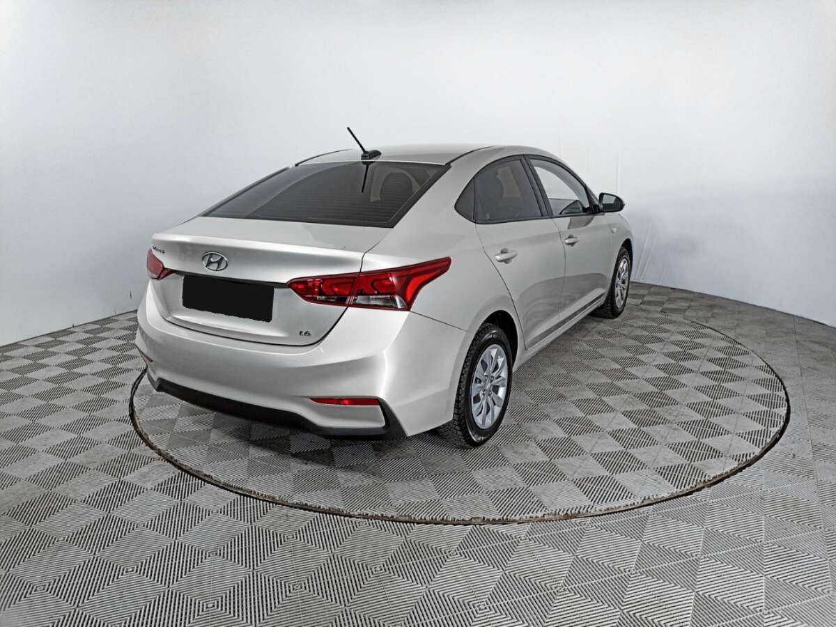 Купить Hyundai Solaris с пробегом. Фото: #4