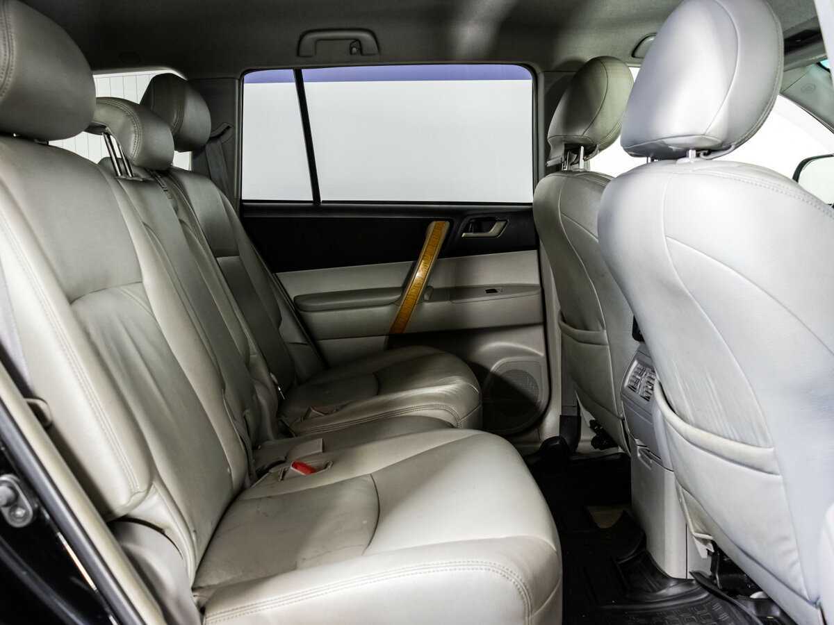 Купить Toyota Highlander с пробегом. Фото: #13