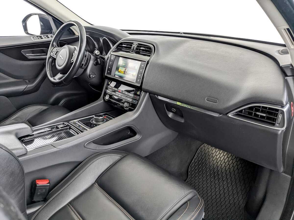 Купить Jaguar F-Pace с пробегом. Фото: #10