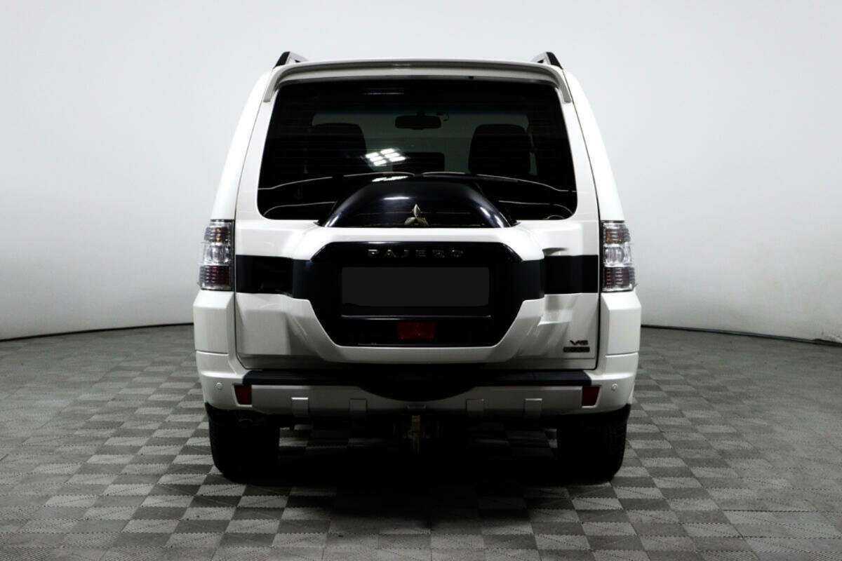 Купить Mitsubishi Pajero с пробегом. Фото: #5