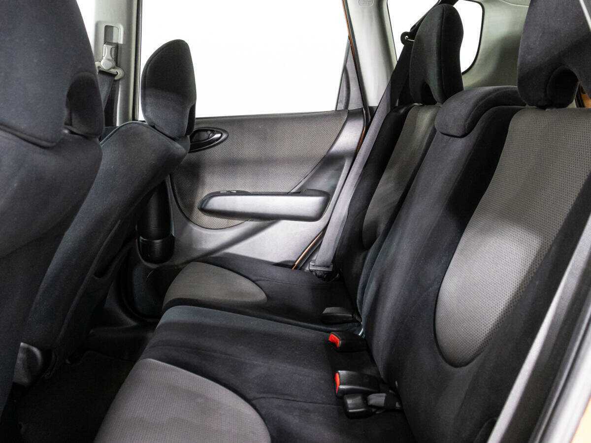 Купить Honda Fit с пробегом. Фото: #9