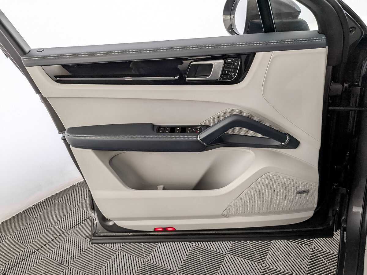 Купить Porsche Cayenne с пробегом. Фото: #18
