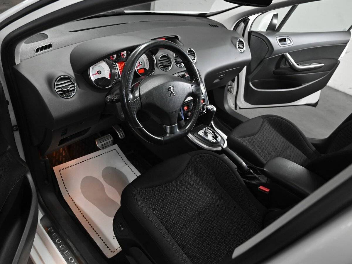 Купить Peugeot 308 с пробегом. Фото: #8