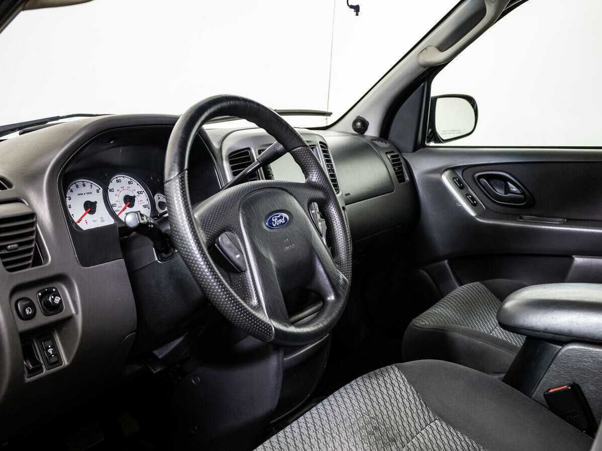 Купить Ford Escape с пробегом. Фото: #10