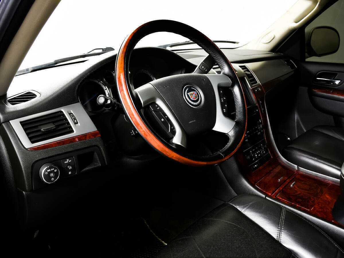 Купить Cadillac Escalade с пробегом. Фото: #11