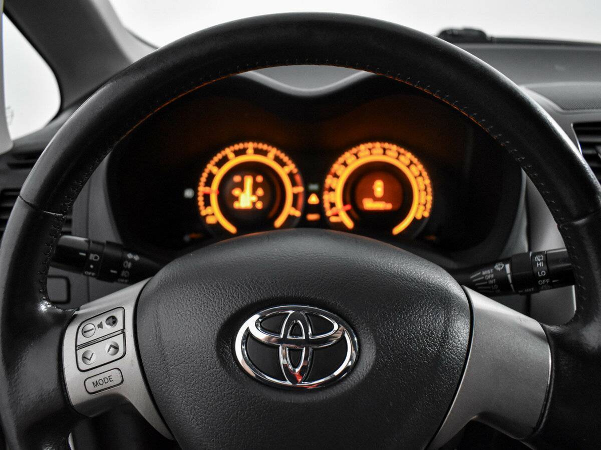 Купить Toyota Auris с пробегом. Фото: #15