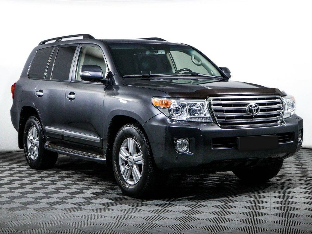 Купить Toyota Land Cruiser с пробегом. Фото: #2