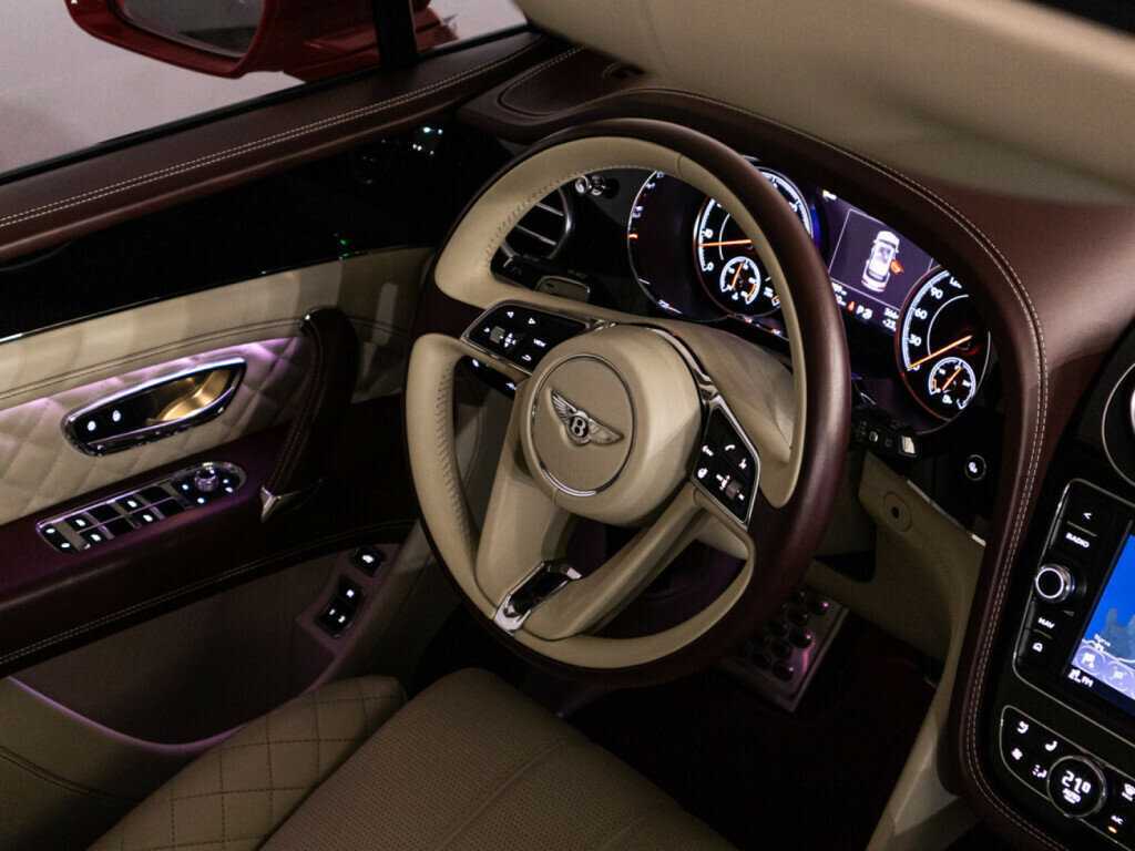 Купить Bentley Bentayga с пробегом. Фото: #28