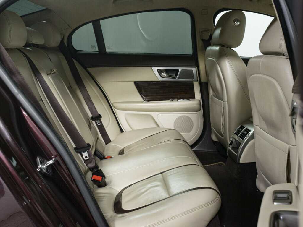 Купить Jaguar XF с пробегом. Фото: #9