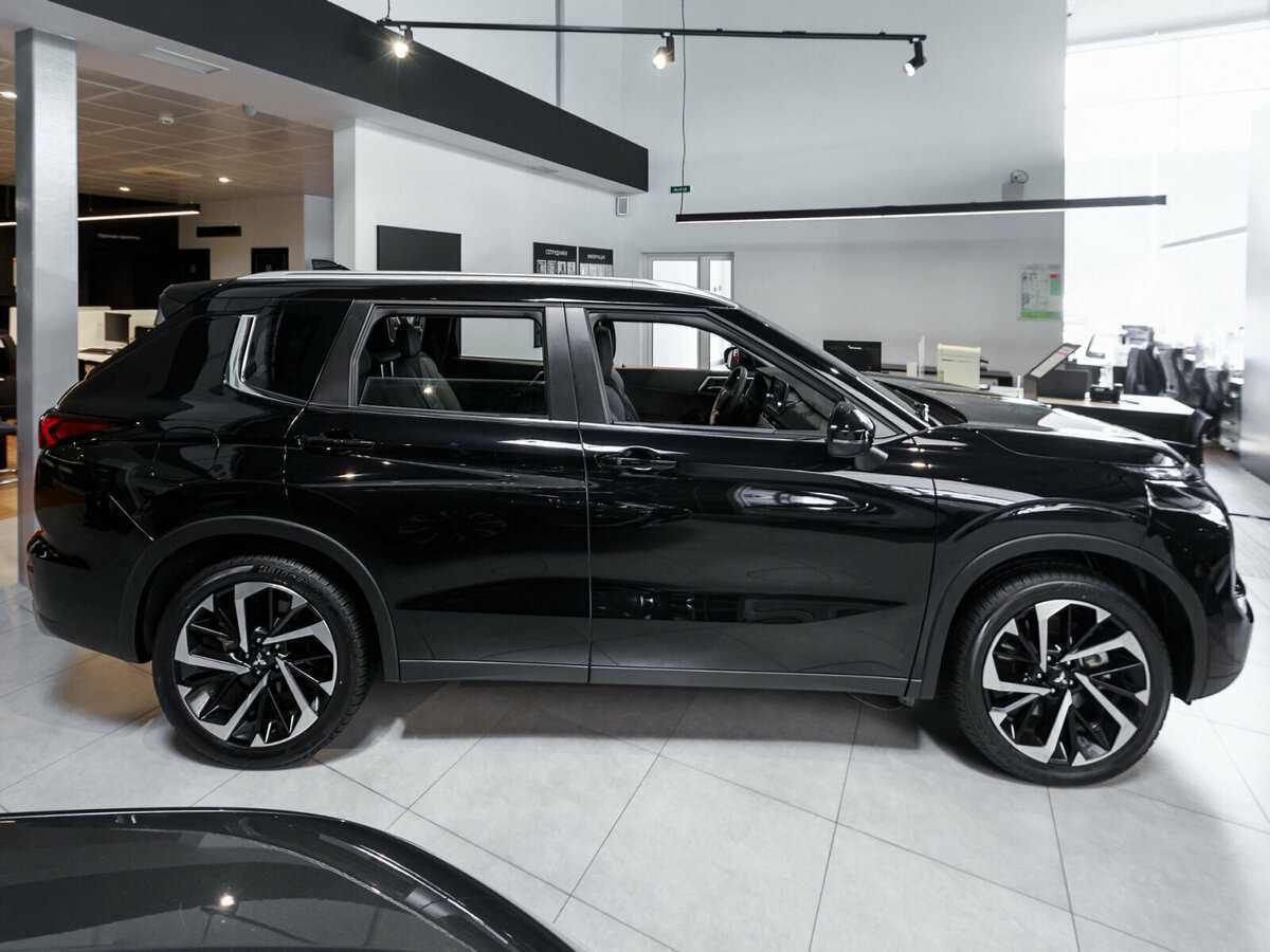 Купить Mitsubishi Outlander с пробегом. Фото: #3