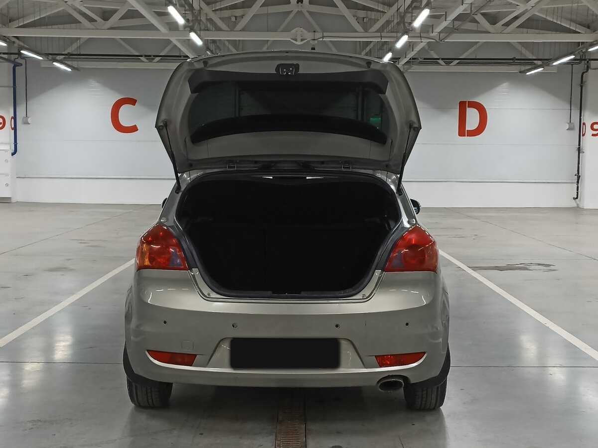 Купить Kia Ceed с пробегом. Фото: #9
