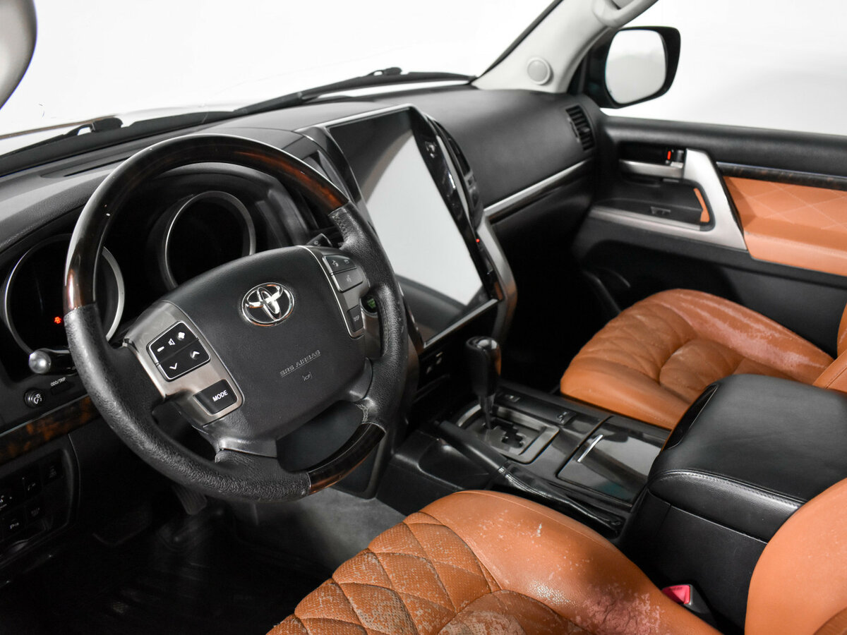 Купить Toyota Land Cruiser с пробегом. Фото: #4