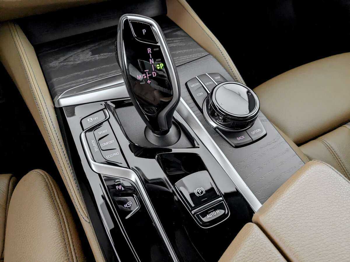 Купить BMW 5 серии с пробегом. Фото: #18
