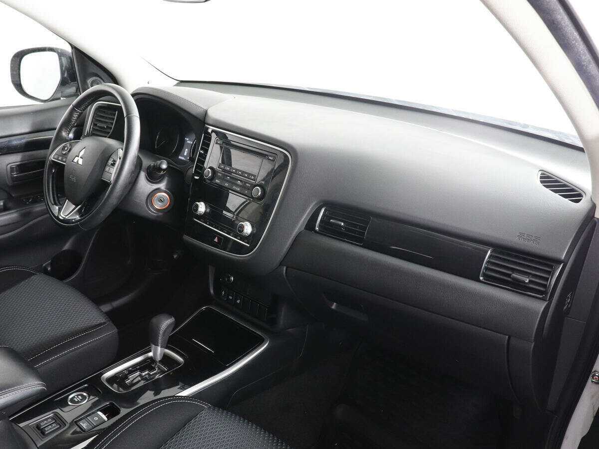 Купить Mitsubishi Outlander с пробегом. Фото: #9
