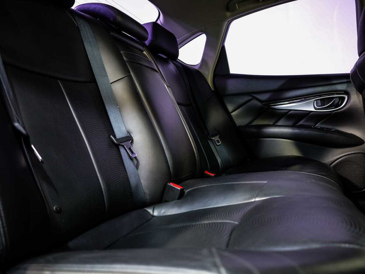 Купить Infiniti M с пробегом. Фото: #11