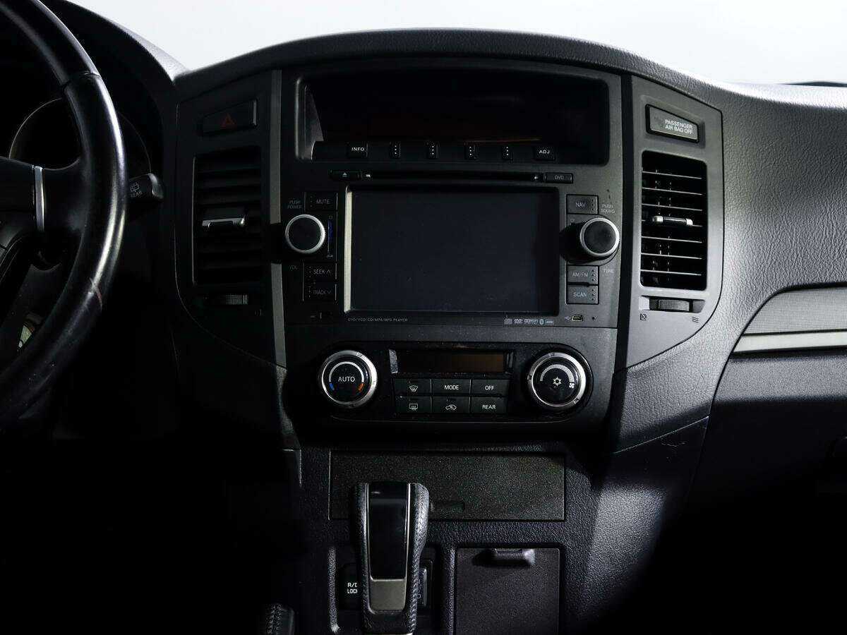 Купить Mitsubishi Pajero с пробегом. Фото: #11